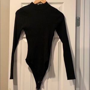 Backless body suit